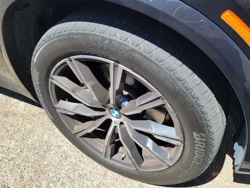 Used 2024 BMW X5 xDrive40i w/ M Sport Package AWD/4WD image 7