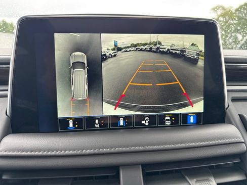 Used 2023 Chevrolet Tahoe Z71 w/ Luxury Package AWD/4WD image 38