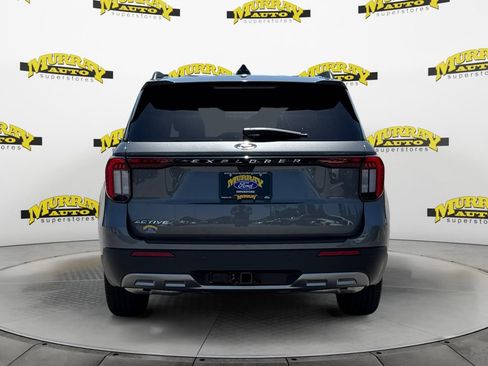 Certified 2025 Ford Explorer Active w/ Active Comfort Package RWD image 4