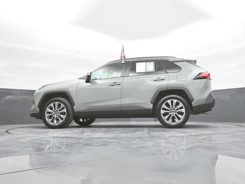 Used 2022 Toyota RAV4 XLE Premium AWD/4WD image 39