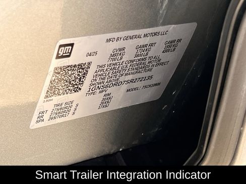 Used 2025 Chevrolet Suburban Z71 image 36