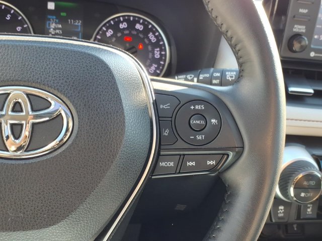 Certified 2022 Toyota RAV4 XLE Premium AWD/4WD image 10