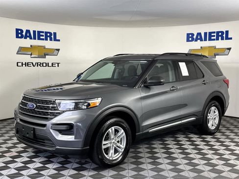 Used 2022 Ford Explorer XLT image 1