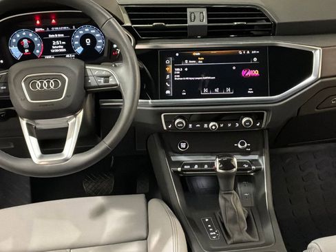 Used 2025 Audi Q3 2.0T Premium w/ Convenience Package image 21