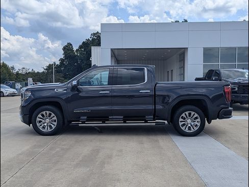Used 2023 GMC Sierra 1500 Denali w/ Technology Package AWD/4WD image 10