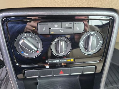 Used 2017 Volkswagen Beetle 1.8T image 54