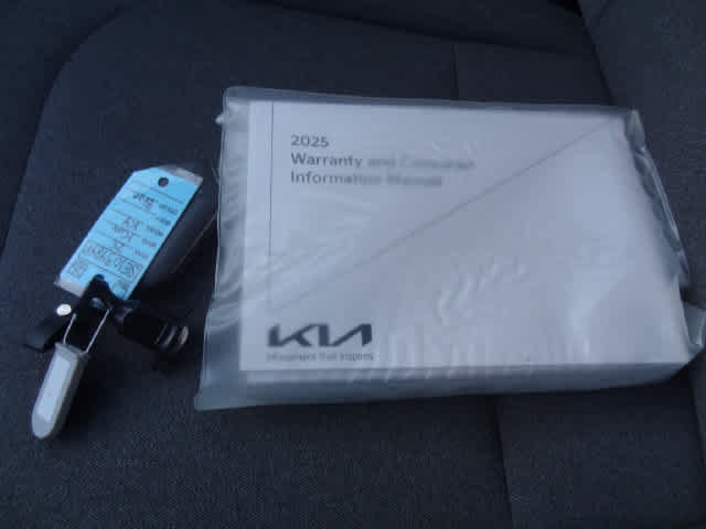 Used 2025 Kia K4 FWD image 27