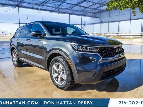 Used 2023 Kia Sorento LX image 34