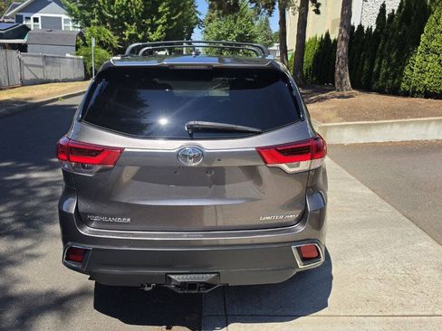 Used 2018 Toyota Highlander Limited AWD/4WD image 6