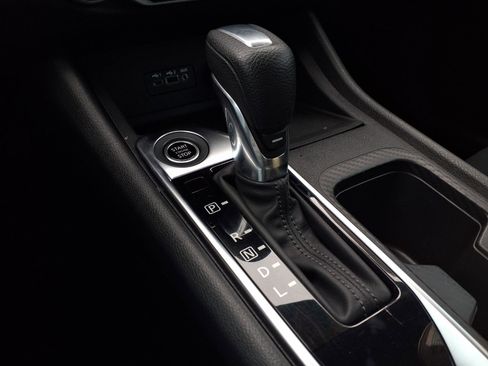 Used 2022 Nissan Sentra SV w/ Lighting Package image 18