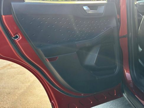 Used 2020 Ford Escape SE AWD/4WD image 32
