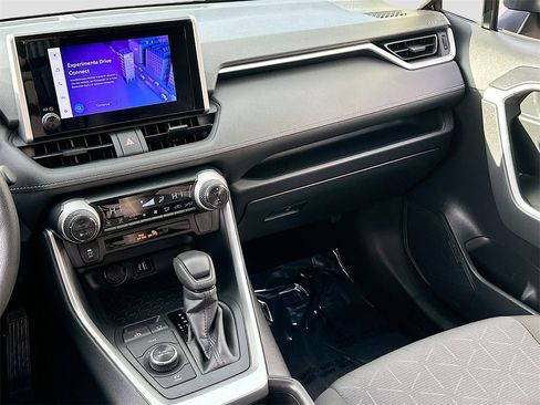 Used 2025 Toyota RAV4 XLE image 21