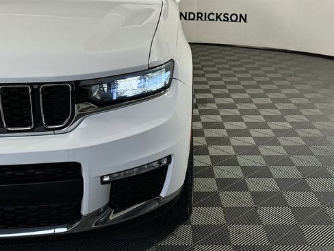 Used 2022 Jeep Grand Cherokee L Limited image 9