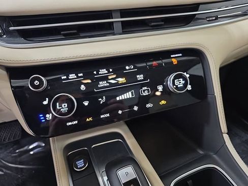 Used 2024 INFINITI QX60 Luxe w/ Performance Audio Package AWD/4WD image 24
