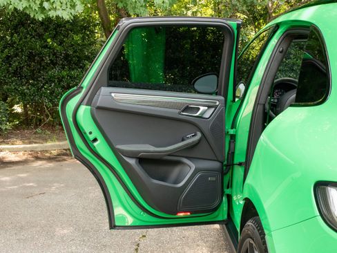 Used 2023 Porsche Macan GTS image 32