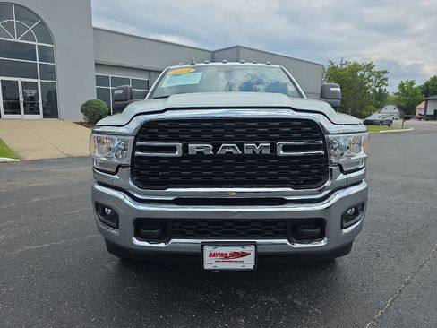 Used 2024 RAM 3500 Big Horn AWD/4WD image 3