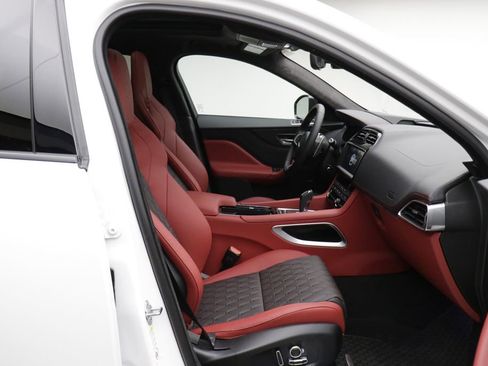 Used 2020 Jaguar F-PACE SVR image 10