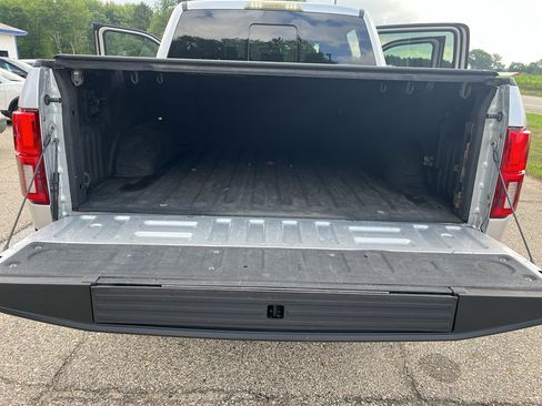 Used 2018 Ford F150 XLT w/ Equipment Group 302A Luxury AWD/4WD image 17