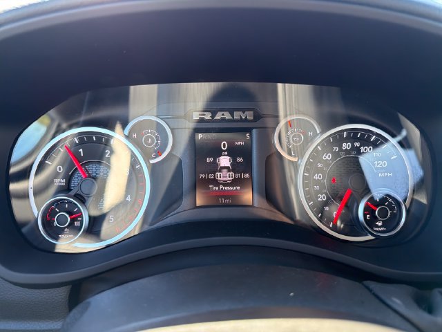 New 2027 RAM 3500 Big Horn AWD/4WD image 18