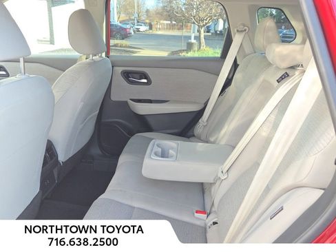 Used 2023 Nissan Rogue SV image 10