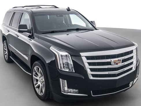 Used 2016 Cadillac Escalade Luxury AWD/4WD image 1