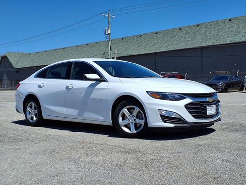 Used 2022 Chevrolet Malibu LS image 1