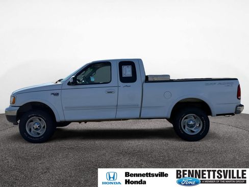 Used 2001 Ford F150 Lariat image 2