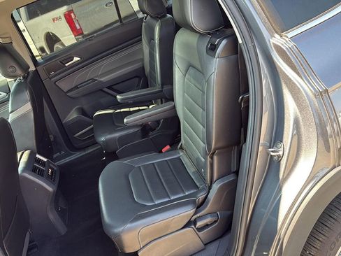 Used 2022 Volkswagen Atlas SEL Premium image 12