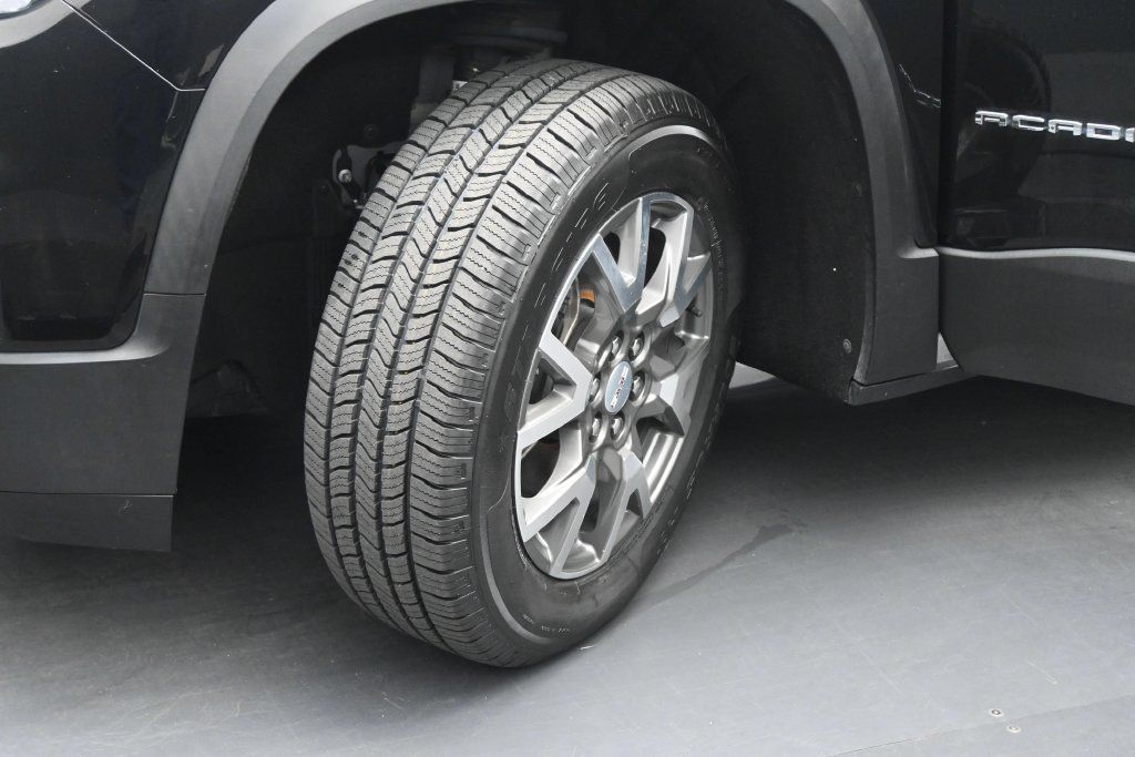 Used 2023 GMC Acadia SLE FWD image 21