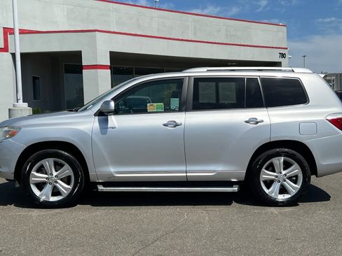 Used 2010 Toyota Highlander Limited AWD/4WD image 9