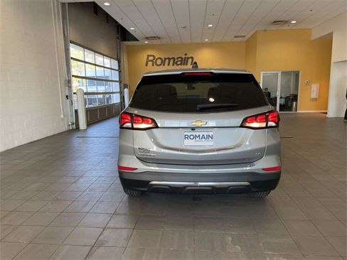 Used 2024 Chevrolet Equinox LT w/ LPO, Floor Liner Package image 4