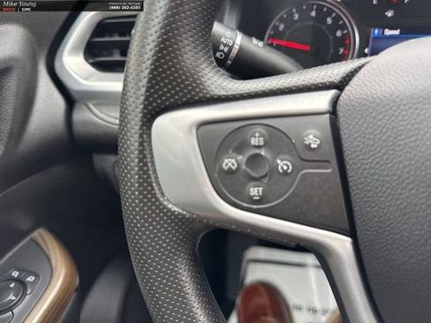 Used 2023 GMC Acadia SLE FWD image 19