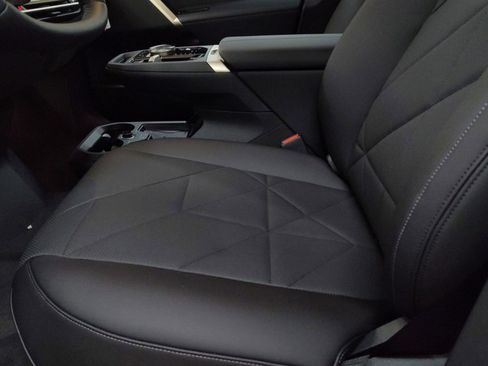 New 2026 BMW iX xDrive60 w/ Premium Package image 17