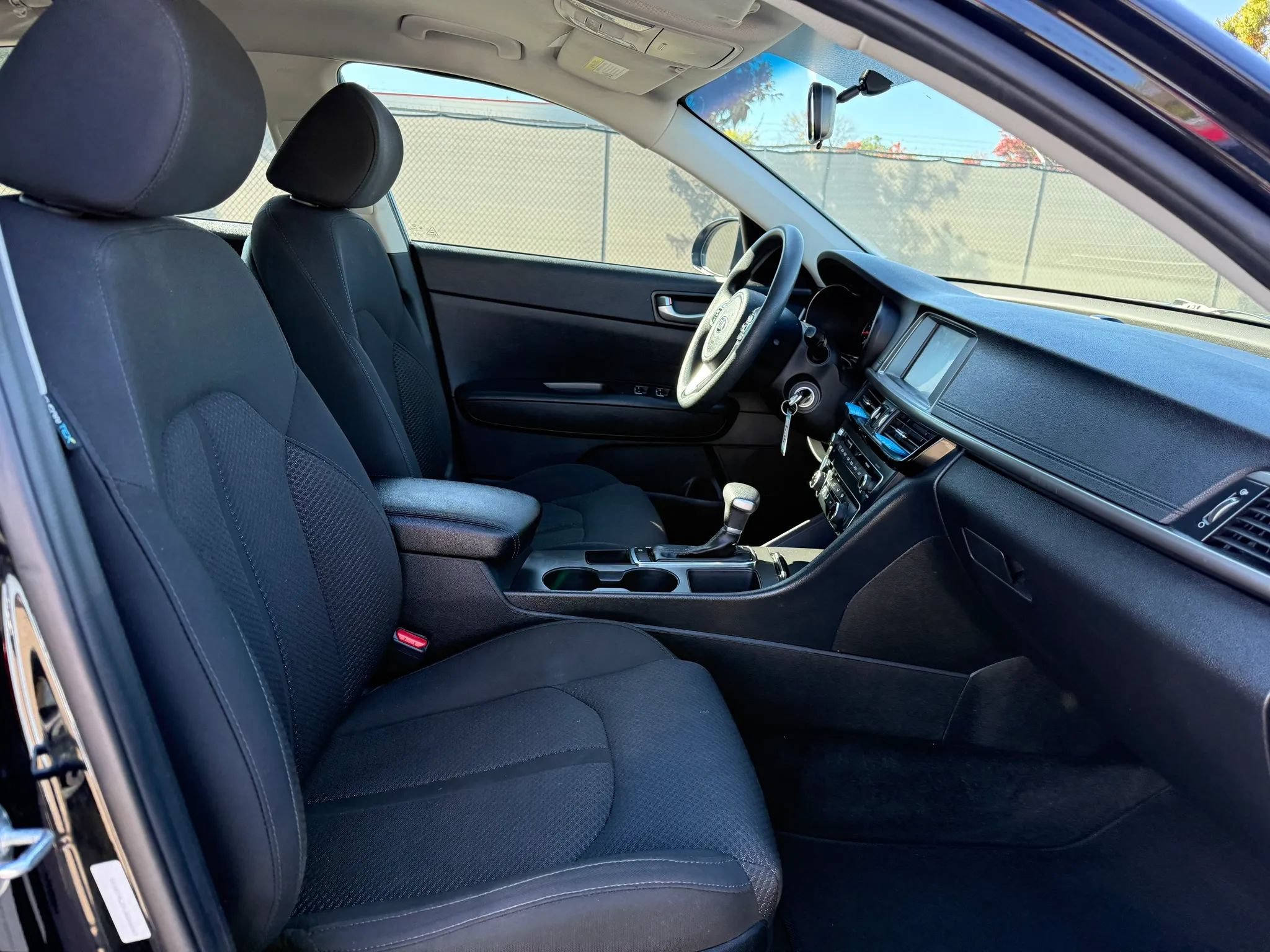 Used 2018 Kia Optima LX w/ 17" Alloy Wheels Package FWD image 18