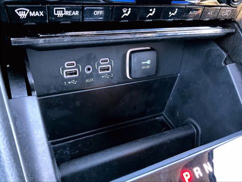 Used 2023 Jeep Grand Cherokee L Laredo image 26