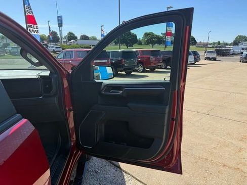 Used 2025 Chevrolet Silverado 1500 RST AWD/4WD image 16