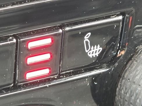 Used 2024 Jeep Grand Cherokee L Laredo image 14