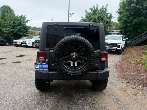 Used 2015 Jeep Wrangler Unlimited Sahara AWD/4WD image 4
