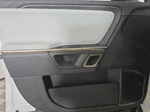 Used 2024 Rivian R1S Adventure AWD/4WD image 14