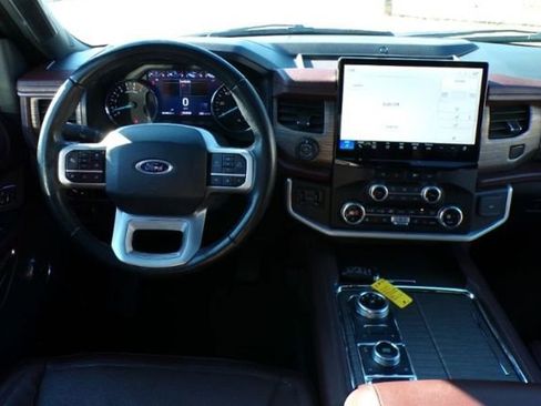 Used 2023 Ford Expedition Max Limited image 3