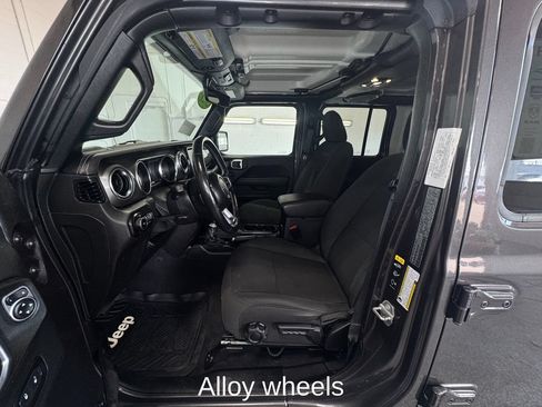 Used 2021 Jeep Wrangler Unlimited Sahara w/ Uconnect 4C Nav & Sound Group AWD/4WD image 11