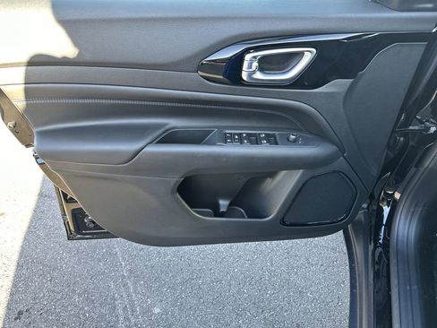 New 2026 Jeep Compass Limited image 25