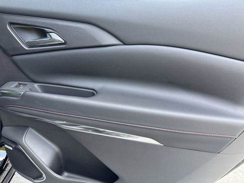 Used 2026 Chevrolet Traverse RS w/ LPO, Floor Liner Package FWD image 16