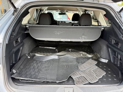 Used 2025 Subaru Outback Premium AWD/4WD image 19