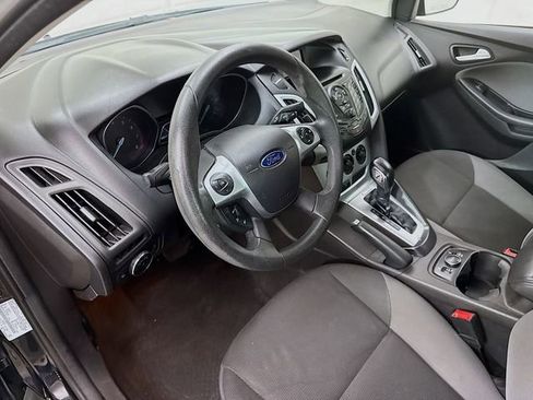 Used 2014 Ford Focus SE w/ SE Winter Package image 9