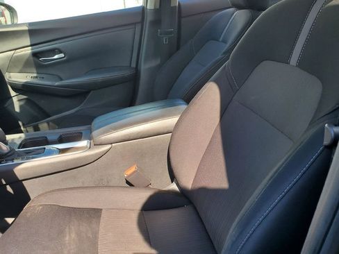 Used 2024 Nissan Sentra SV FWD image 10