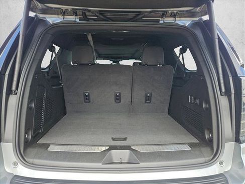 Used 2025 Chevrolet Suburban RST w/ Comfort Package RWD image 6