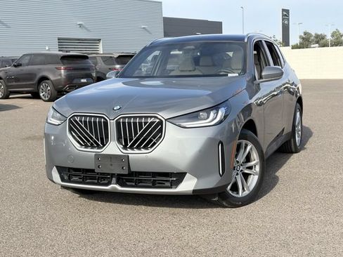 Used 2025 BMW X3 xDrive30i w/ Convenience Package AWD/4WD image 3