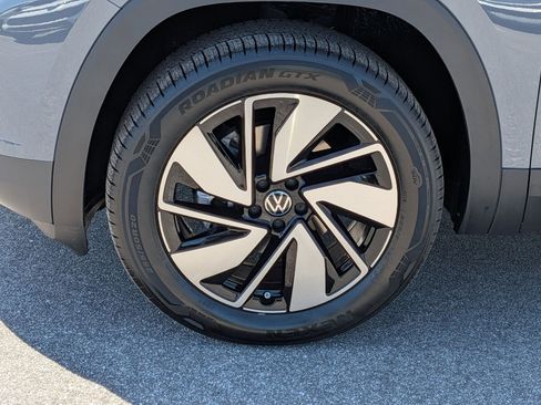 New 2026 Volkswagen Atlas SE FWD image 10