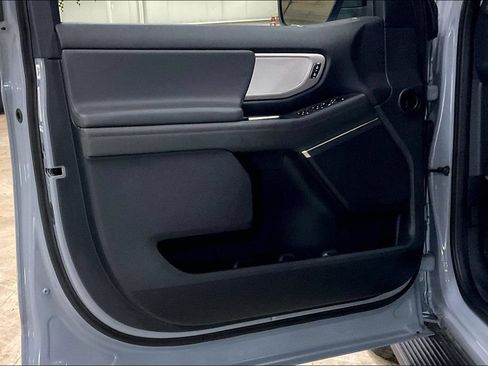Certified 2025 Ford Expedition Active AWD/4WD image 22
